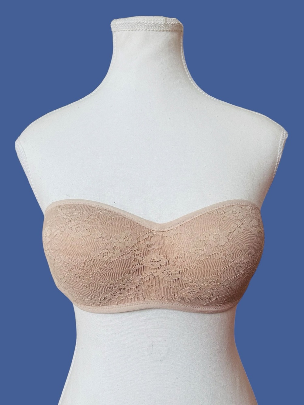 PINK Victoria’s Secret Nude / Beige Floral Lace Strapless Bra size M